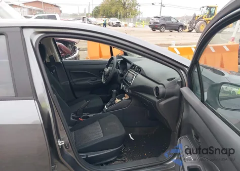 2024 Nissan Versa 1.6 S z USA, uszkodzony, nr VIN 3N1CN8BV5RL826335